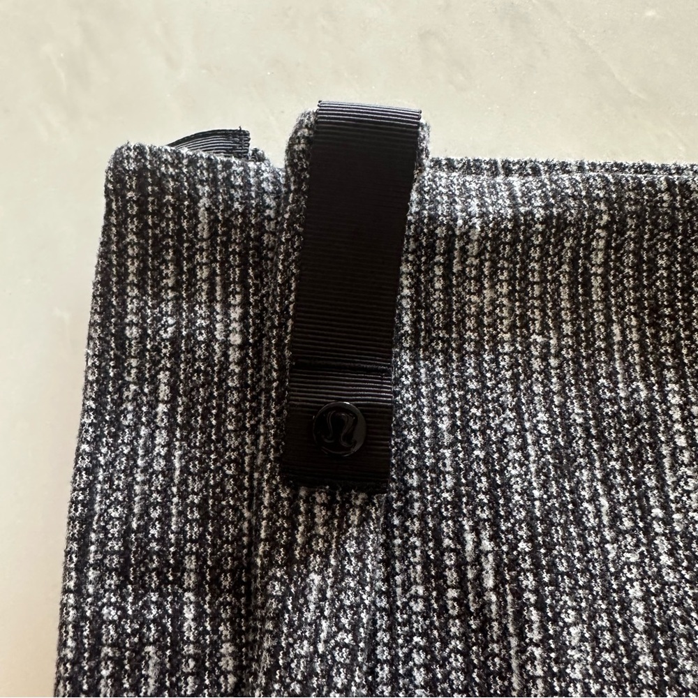 Lululemon vinyasa scarf - Picture 5 of 11